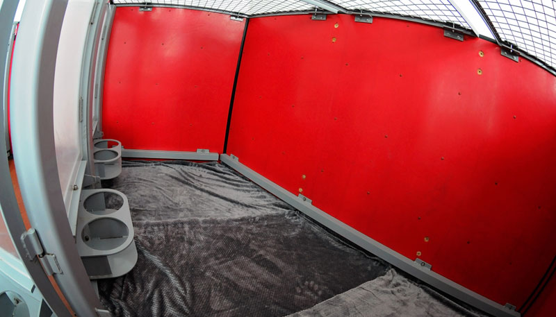 Removeable walls for double or triple the inside space for large dogs or shared pet lodging. Removeable walls for double or triple the inside space for large dogs or shared pet lodging.